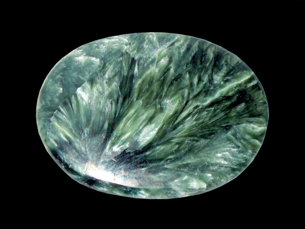 serafinite cabochon cristallo uso, proprietà e caratteristiche